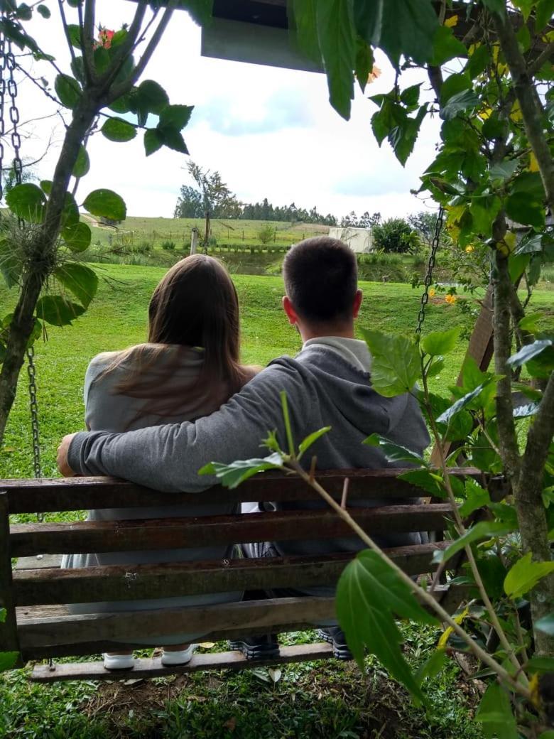 Pousada Romantica - Sitio Buraco Fundo Vale Verde  Exteriör bild